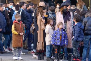 Sara Carbonero, con Raquel Perera  y sus respectivos hijos