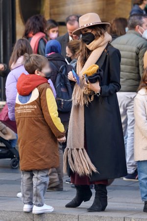 Sara, fiel a su estilo boho, con un invernal look