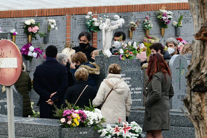 Los restos de Carlos Marín han sido enterrados en la intimidad