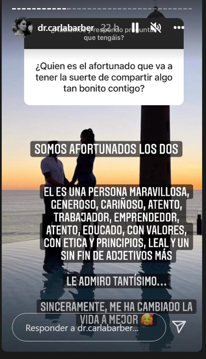 Carla está enamoradísima de su novio