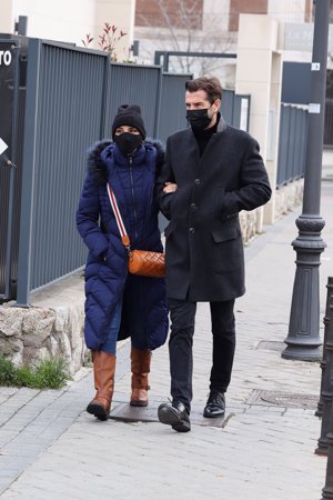 Chenoa combatió las bajas temperaturas con un look de lo más invernal