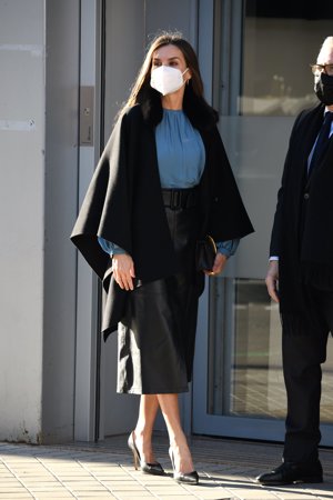 La Reina Letizia ha mantenido una reunión con los miembros del Consejo de  la  AECC