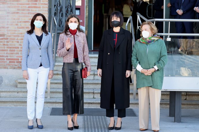 Doña Letizia ha presidido una reunión de mujeres científicas y emprendedoras