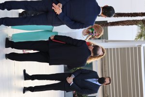 La Baronesa ha recibido al Ministro de Cultura cariñosamente