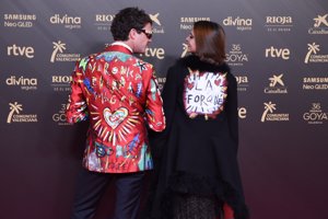 Macarena Gómez y Aldo Comas homenajean a Verónica Forqué en los 'Goya 2022'