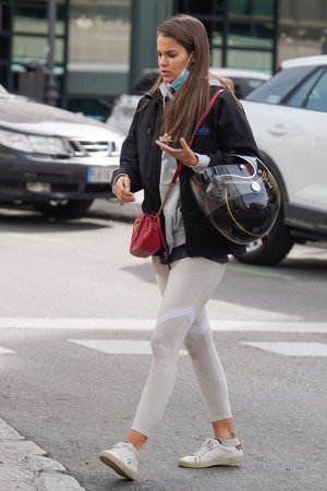 Gara ya presume de una incipiente barriguita de embarazada