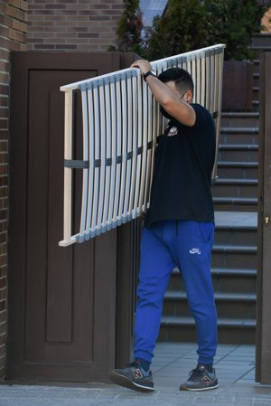 Alejandra se ha llevado un somier a su nueva casa