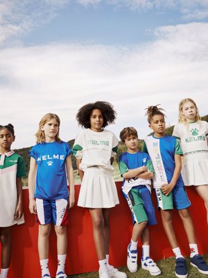 Diseños ideales para la primavera en la nueva colección Kelme X Lefties