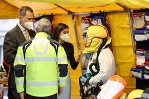 Doña Letizia, muy interesada en los uniformes del Samur