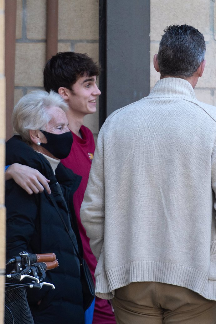 Pablo, muy pendiente de su abuela Claire Liebaert