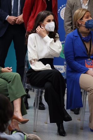 La Reina se ha mostrado animada y sonriente durante el acto