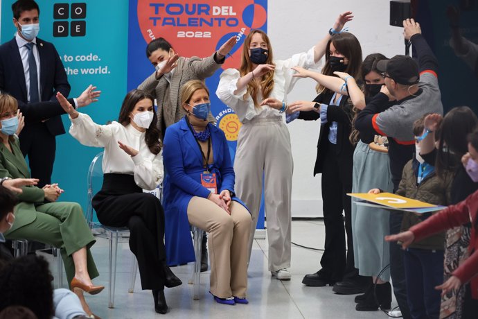 La Reina, más espontánea que nunca, bailando una coreografía