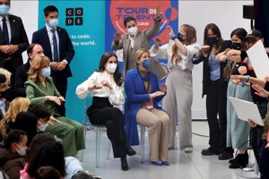 La Reina ha mostrado su lado más espontáneo bailando