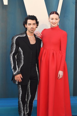 Sophie Turner y Joe Jonas en la fiesta post Oscar de Vanity Fair