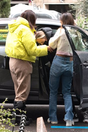 Rocío Flores, dolorida tras someterse a una liposucción