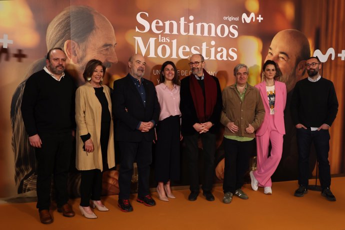 Resines, con el resto del elenco de 'Sentimos las molestias'