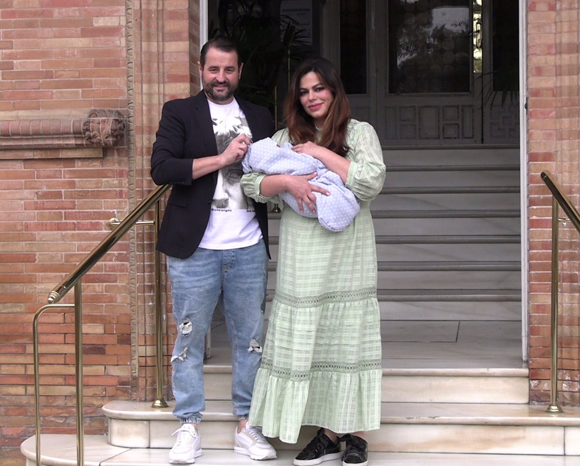 Marisa Jara y Miguel Almansa han presentado a su primer hijo, Tomás, nacido el pasado viernes