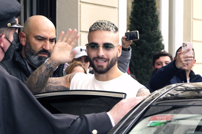 Maluma, con un look de lo más veraniego