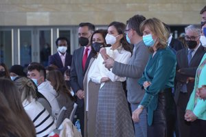 La monarca viajó el pasado martes a Gran Bretaña para inaugurar una exposición con el Príncipe Carlos de Inglaterr