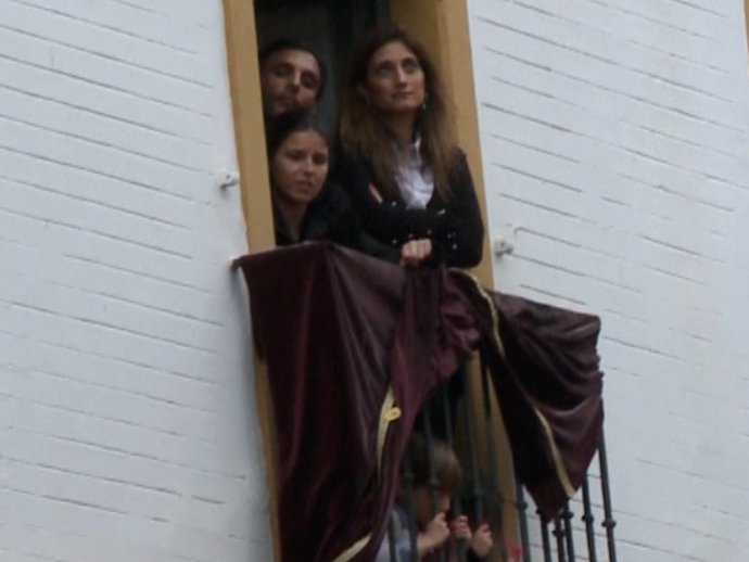 Tana y su novio, Manuel Vega, disfrutando de las procesiones