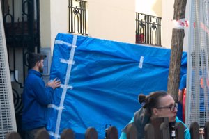 Muebles, cajas y diferentes enseres en una nueva mudanza para la vitoriana