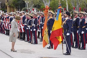 Doña Sofía reaparece tras la imagen del emérito con sus hijas