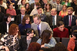 Don Felipe y Doña Letizia se han mostrado muy cercanos con los asistentes al acto