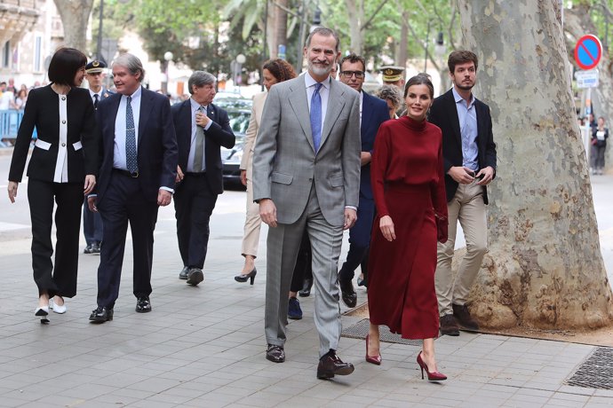 Los Reyes, a su llegada al acto