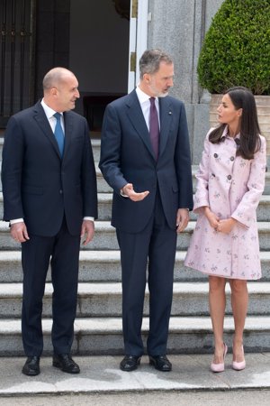 Los Reyes, conversando con el presidente de Bulgaria