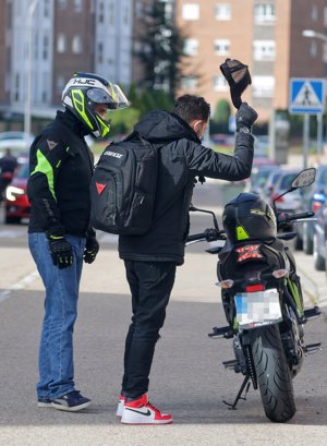 El excolaborador intenta que no se le reconozca tras las últimas polémicas de Marta Riesco