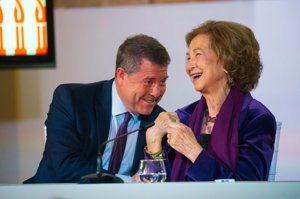 Doña Sofía, de lo más sonriente con el Presidente de Castilla La Mancha