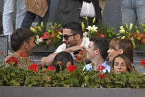 La pareja compartió palco con otros rostros conocidos como Miguel A. Silvestre