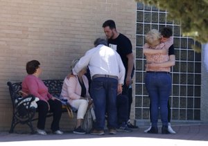 Escenas de dolor en el tanatorio del recordado ganador de 'Supervivientes 2017'