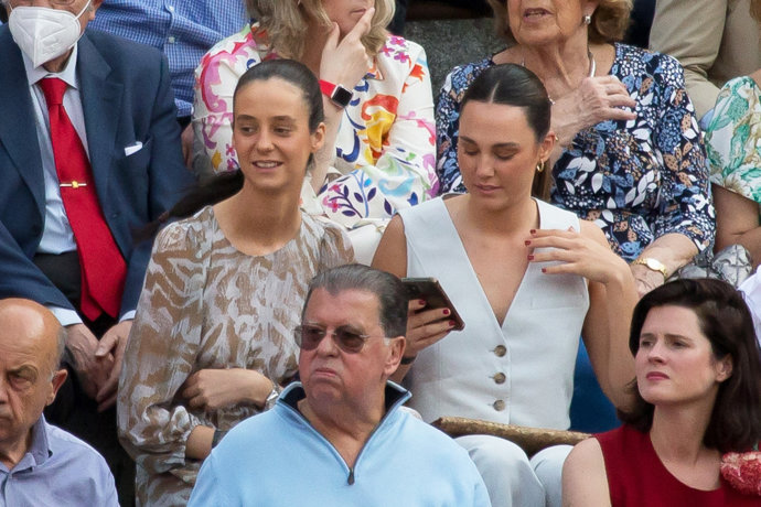 Victoria, con su amiga Rocío Laffon