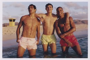 La nueva colección masculina de baño de Lefties apuesta por el color