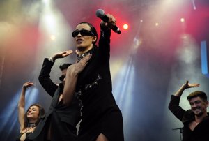 El público ha coreado entregado el 'SloMo' de Chanel