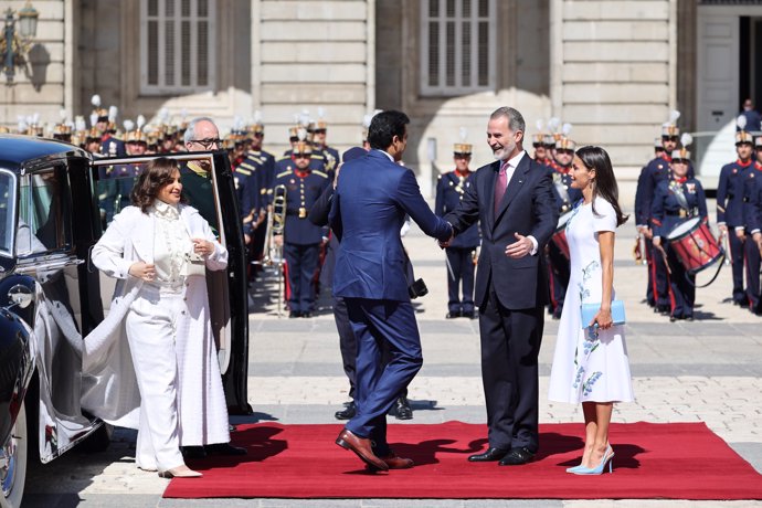 Los Reyes, recibiendo a los Jeques de Catar