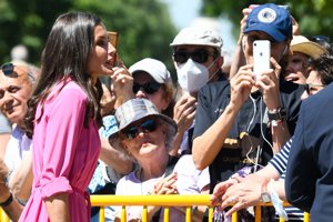 Doña Letizia, muy cercana con el pueblo