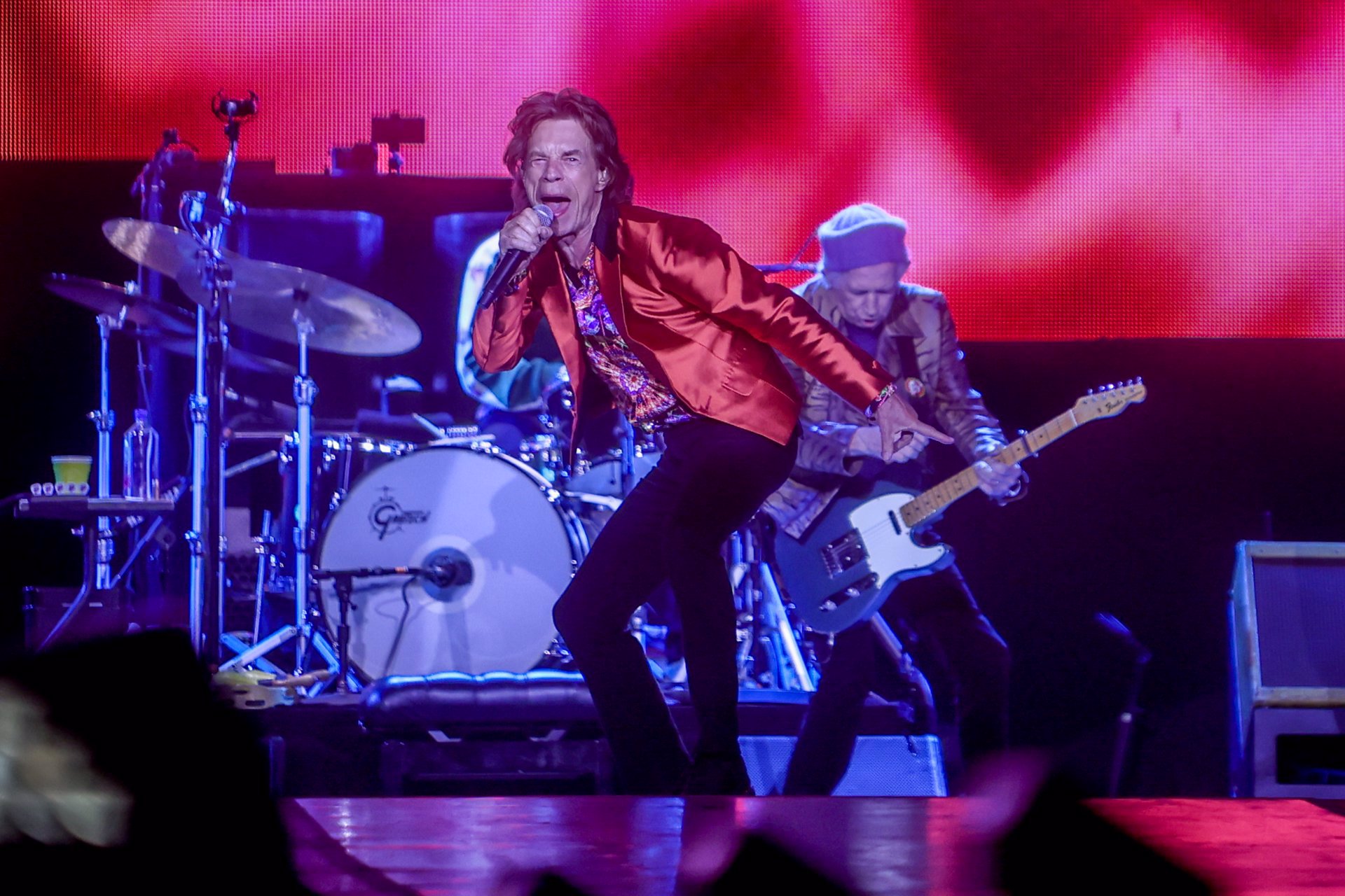 Mick Jagger dándolo todo sobre el escenario