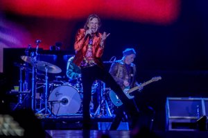 El cantante, enorme y con un derroche de energía sin igual