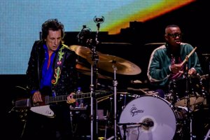 Ronnie Wood y el nuevo batería del grupo, Steve Jordan