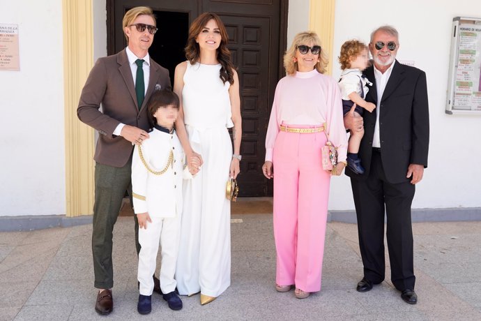 Guti y Romina, con los padres de la presentadora