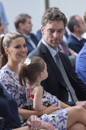 Gasol, pendiente en todo momento de su pequeña Elisabet Gianna