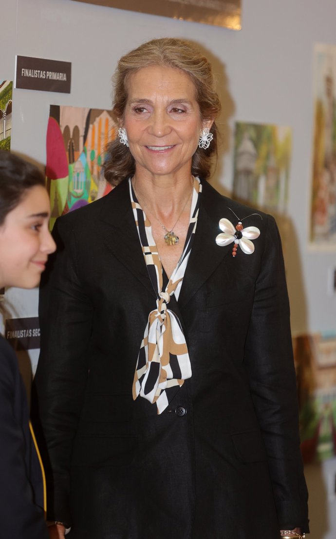 La Infanta Elena, de lo más sonriente