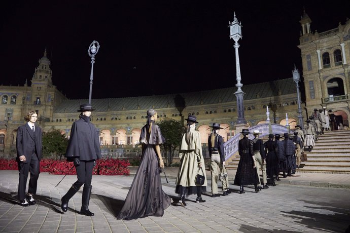 Otro momento del desfile celebrado en Sevilla