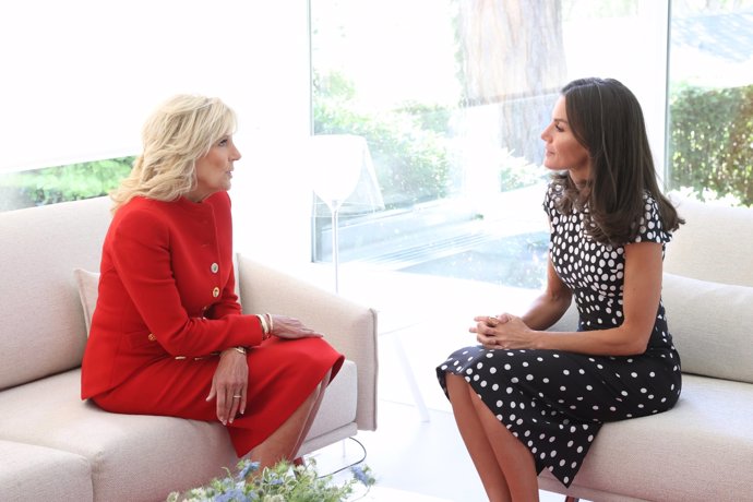 La Reina y la primera dama estadounidense, en el Palacio de la Zarzuela