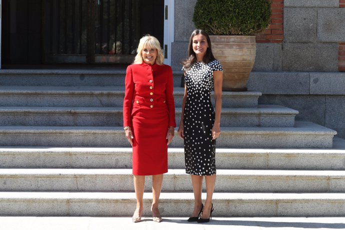 La Reina, en su primer encuentro con Jill Biden