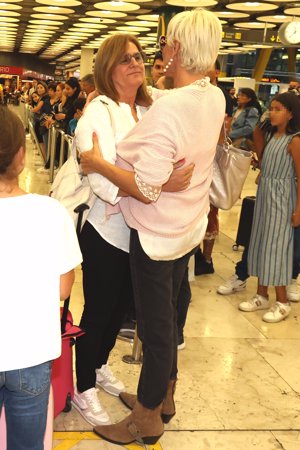 Ana María, cariñoso reencuentro con su hermana Carmen