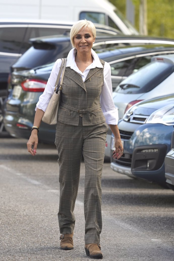 Ana María Aldón recupera la sonrisa