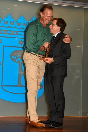 Bertín ha tenido unas palabras para el alcalde de Madrid al recoger su premio